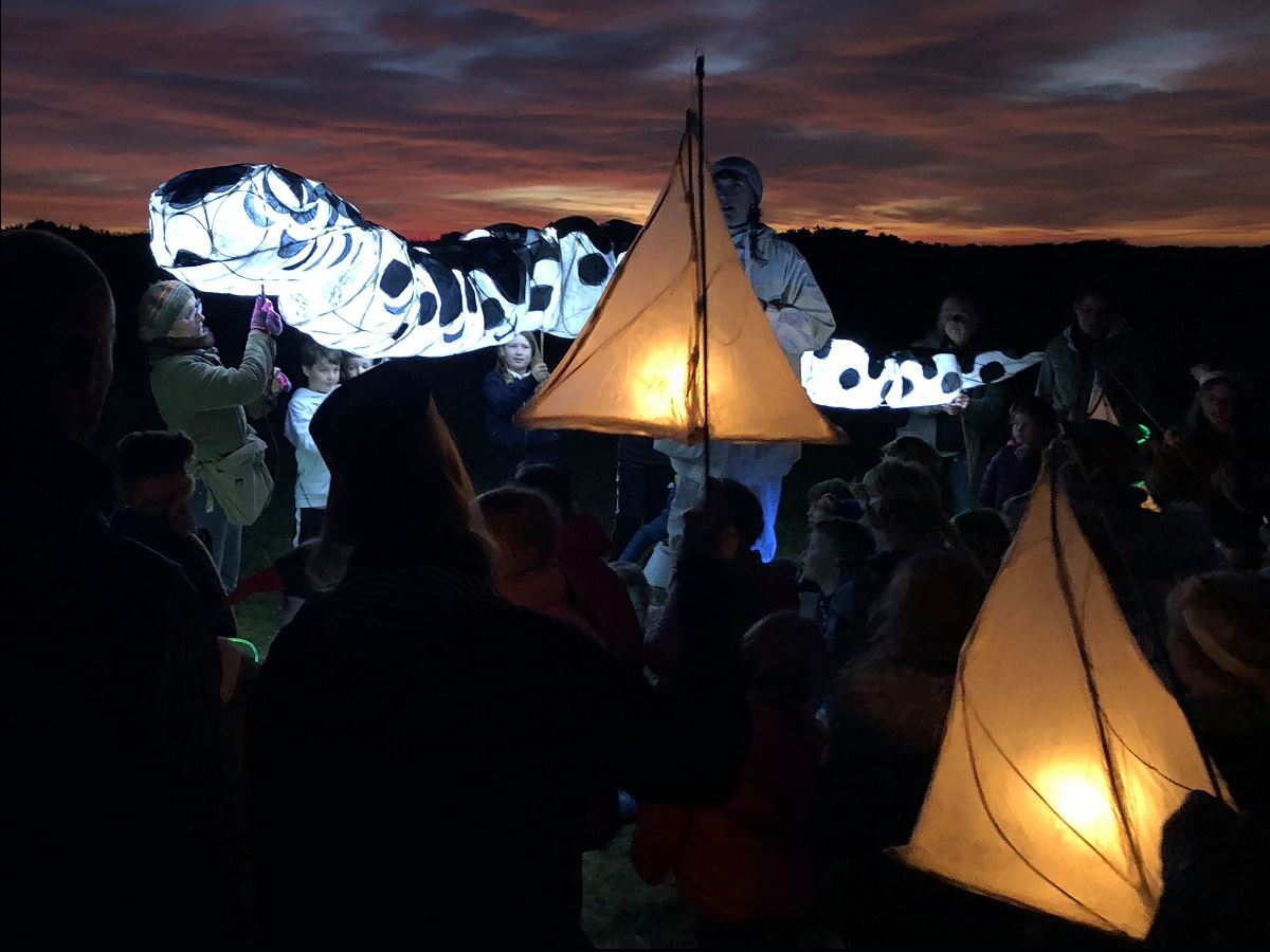 whats on dragon parade