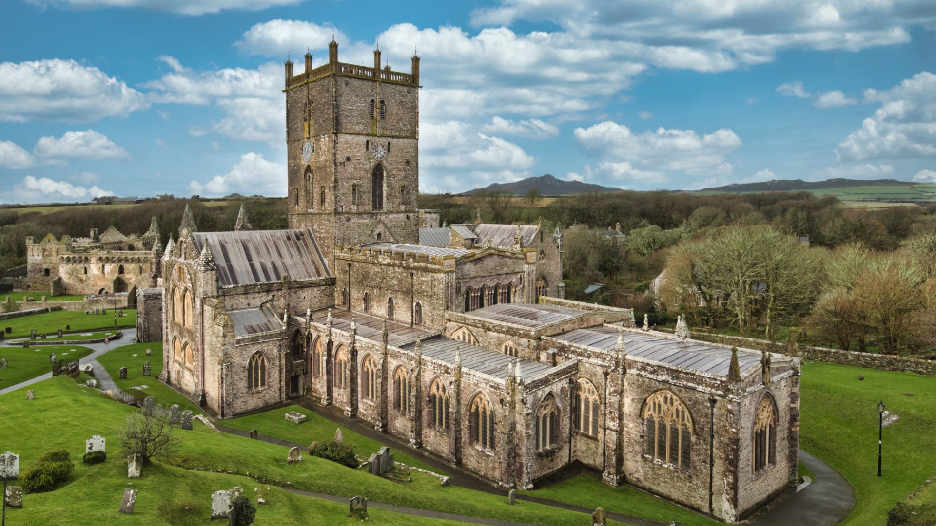 Bishops-Cottage-St-Davids-Loc-2