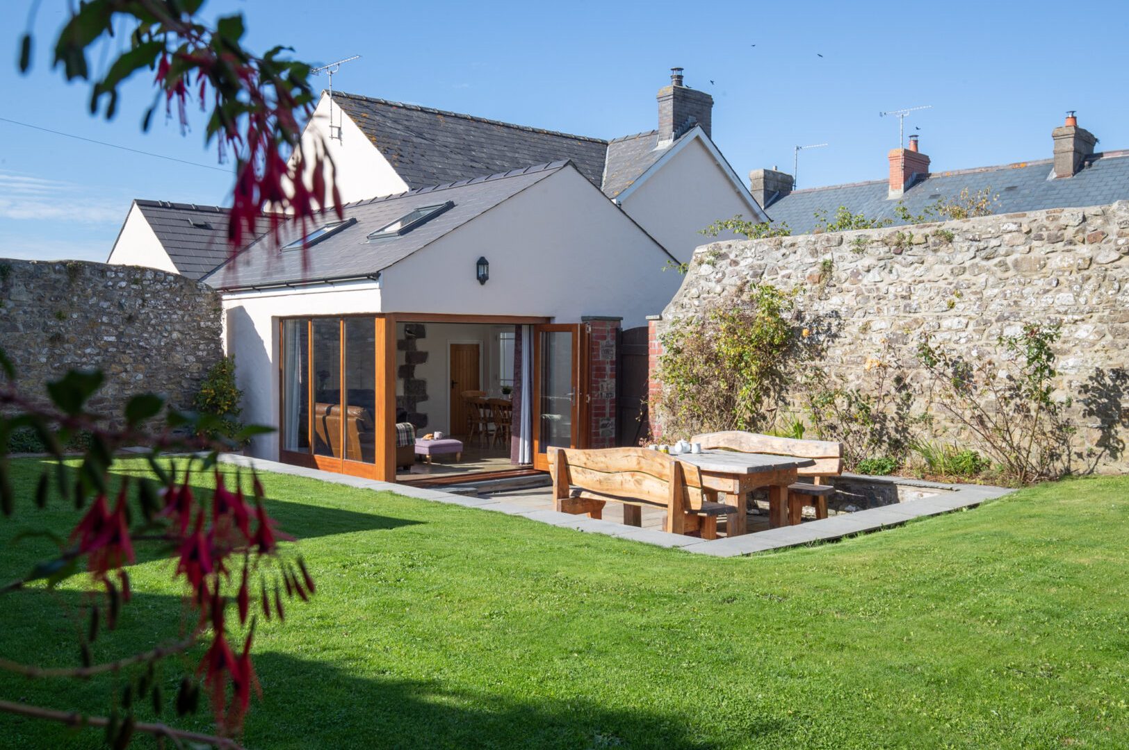 laurel-cottage-stdavids-enclosed-garden