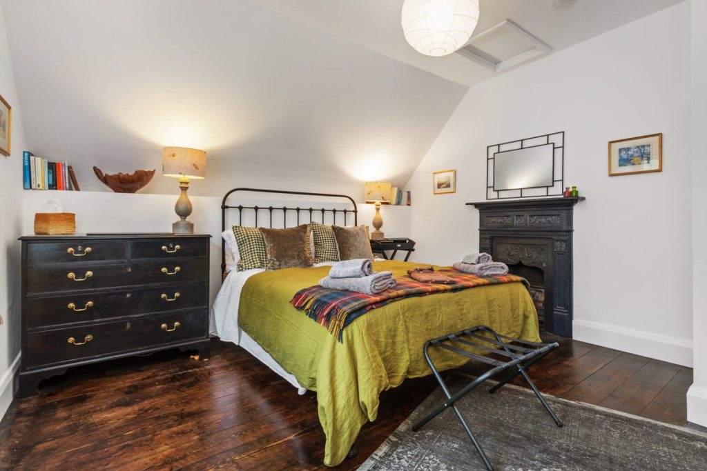 Tyr Wennol St Davids Kingsize Bedroom 3