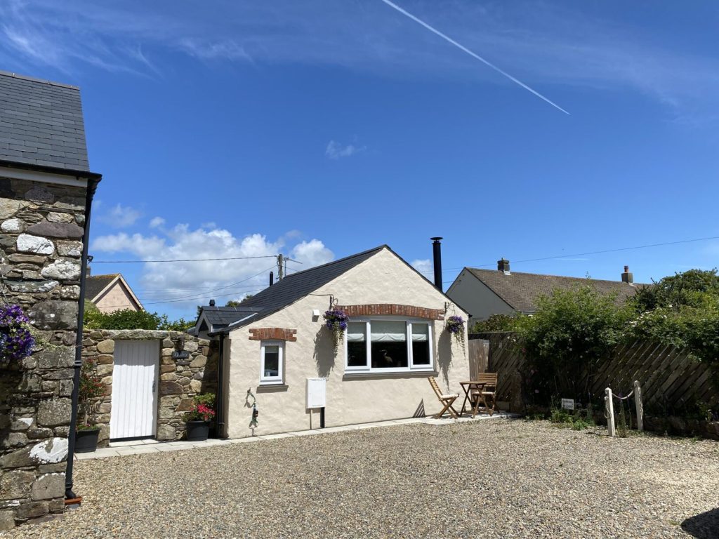 Ty Cosy St Davids Exterior 2