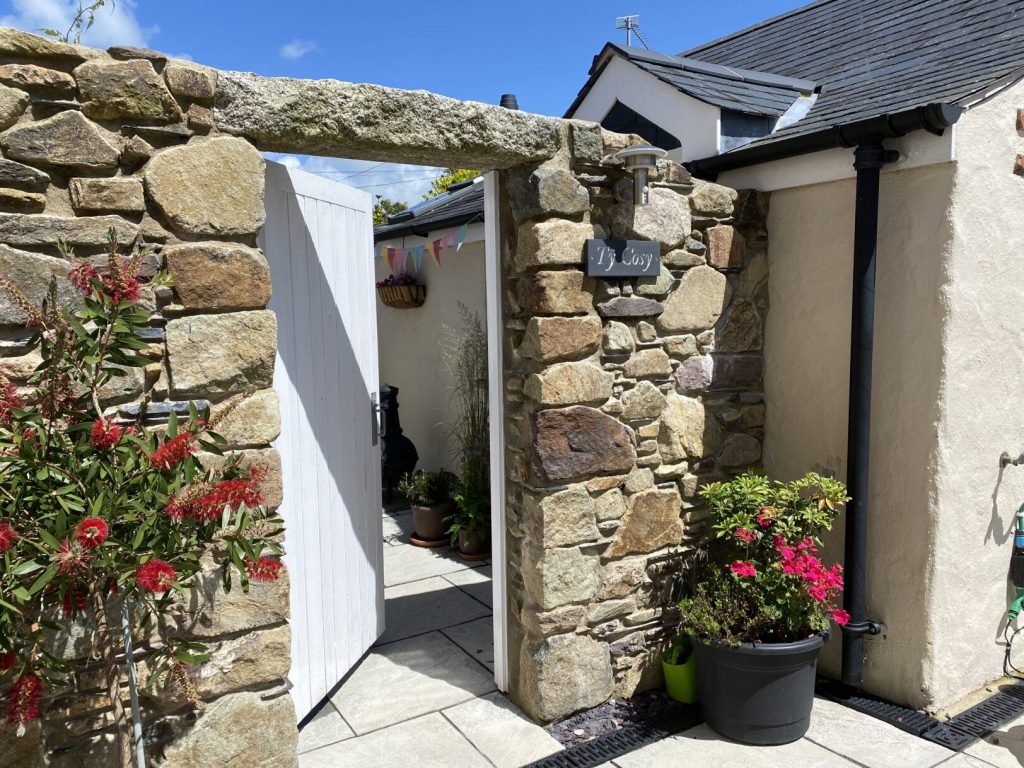 Ty Cosy St Davids Garden Entrance