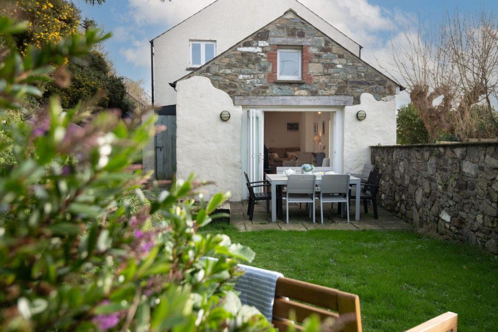 Boathouse Cottage Solva Outdoor Dining