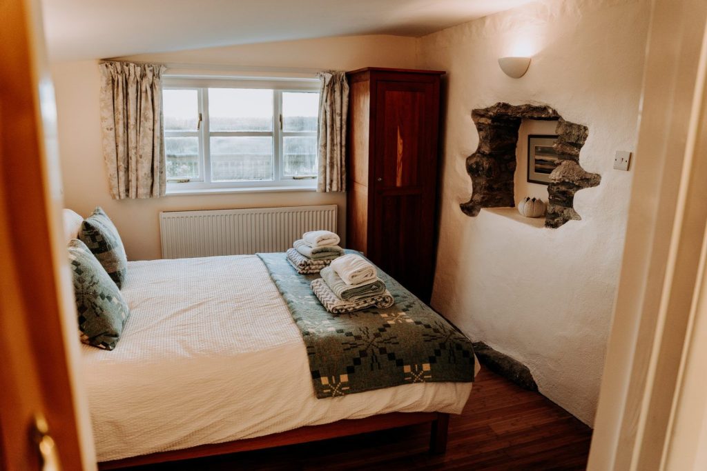 Bwthyn Dowrog St Davids Kingsize Bedroom 2