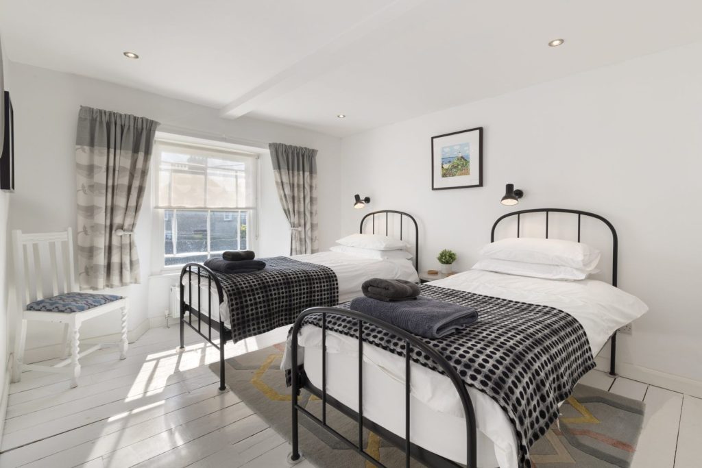 Coastguards House St Davids Twin Bedroom