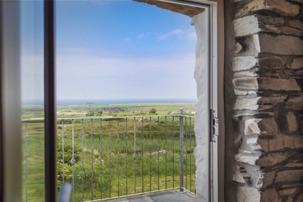 Ffynnon Wdig Abereiddy Kingsize Bedroom Views