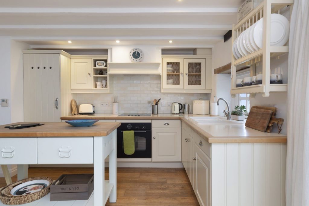 Ffynnon Wdig Abereiddy Kitchen 4