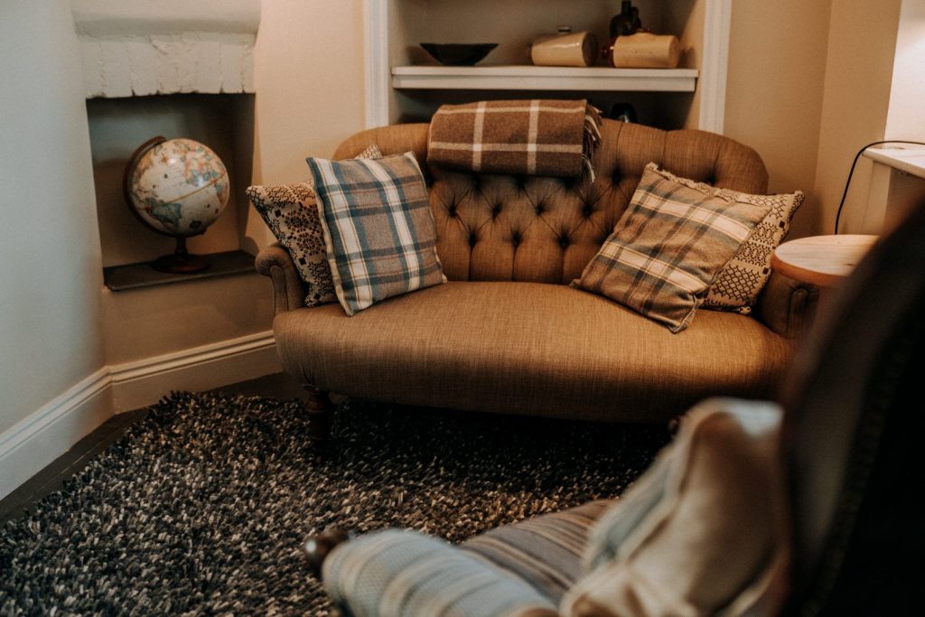 Golden House St Davids Snug 2