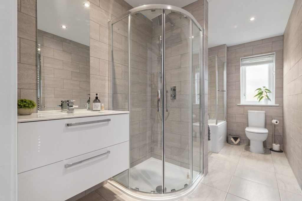 Golwg Llidi St Davids Family Bathroom