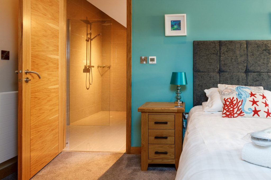 Harmon Vale Solva Twin Bedroom En Suite