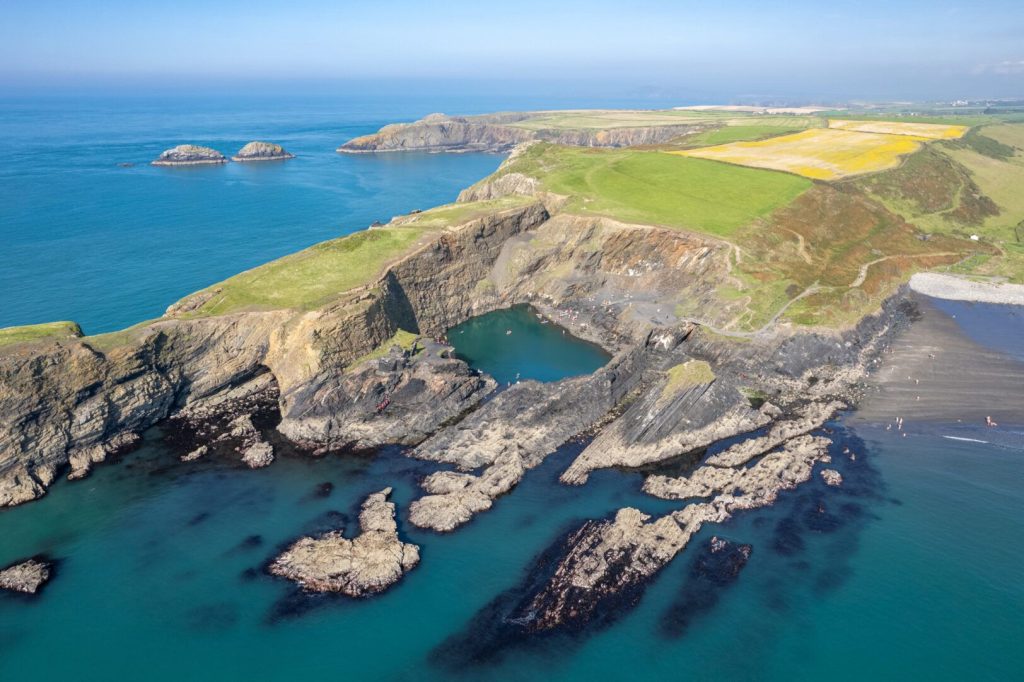 Yr Ydlan Aberiddy Blue Lagoon 