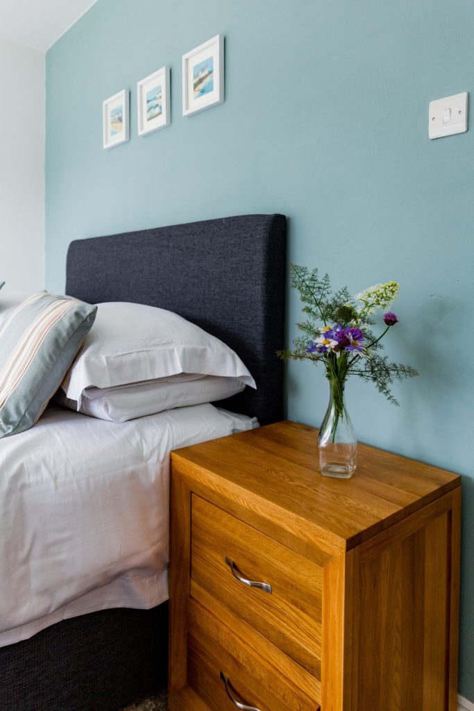 Yn Y Ty St Davids Bedroom Flowers 