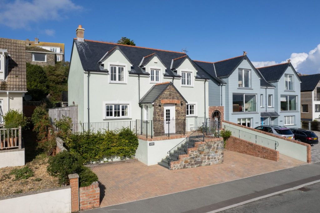 Y Bwlch Solva Exterior View 