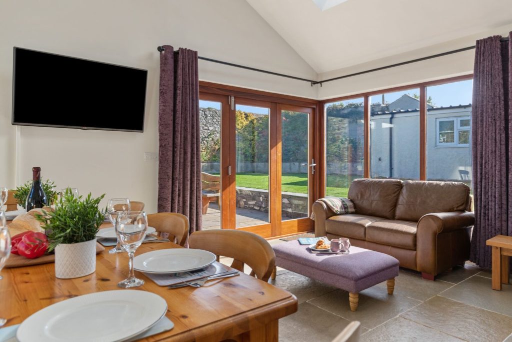 Laurel Cottage St Davids Dining Area