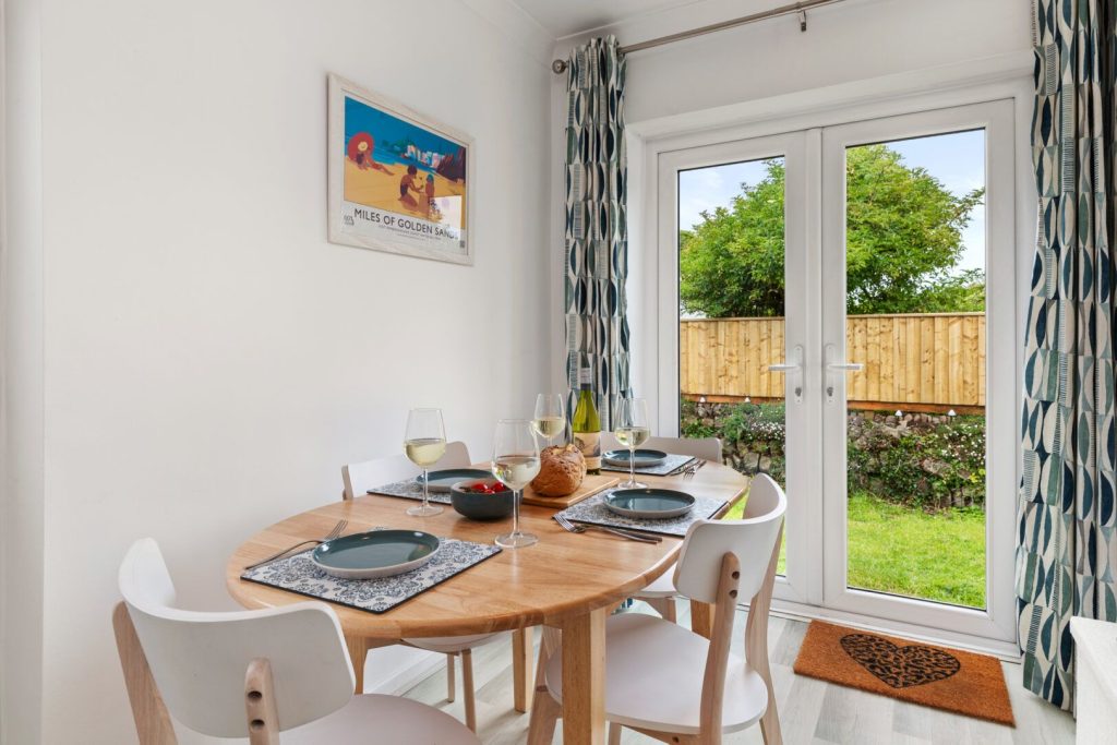 Little Nook St Davids Dining Area