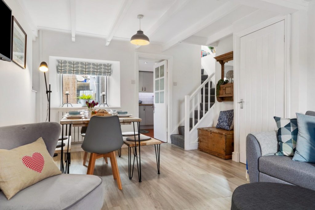 Pedwar Gwynt St Davids Living And Dining Area 2