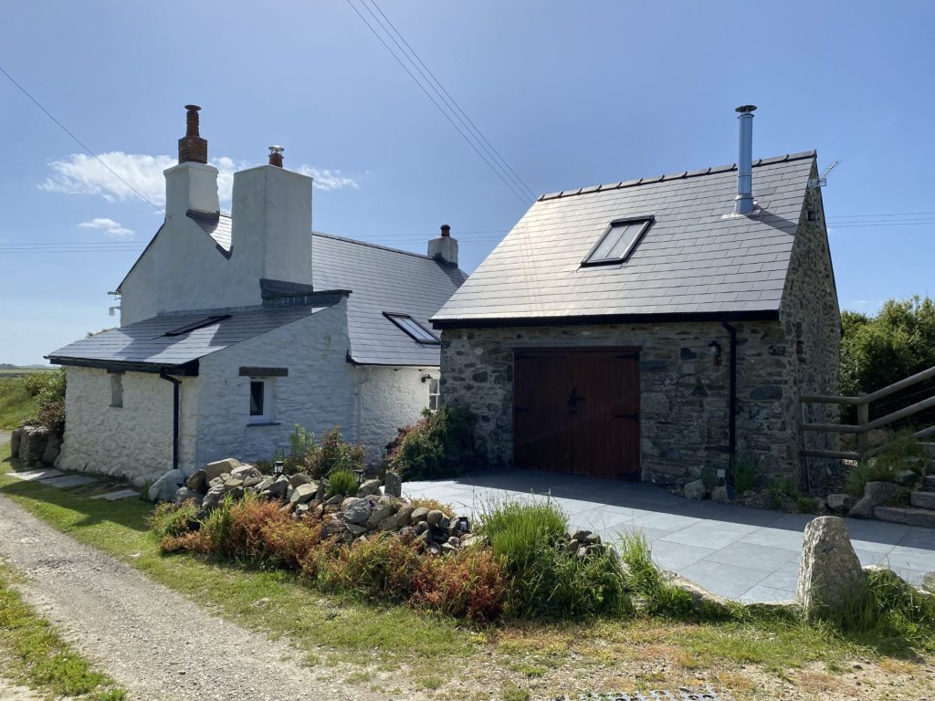 Ty Ganol St Davids Exterior 2