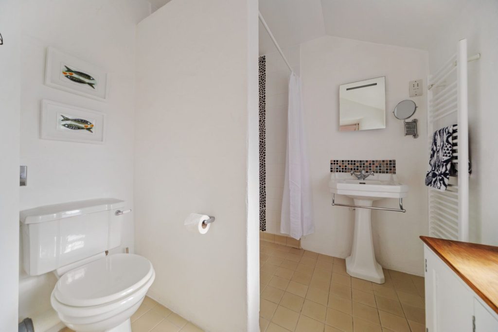 The Villa Abereiddy Double Bedroom En Suite