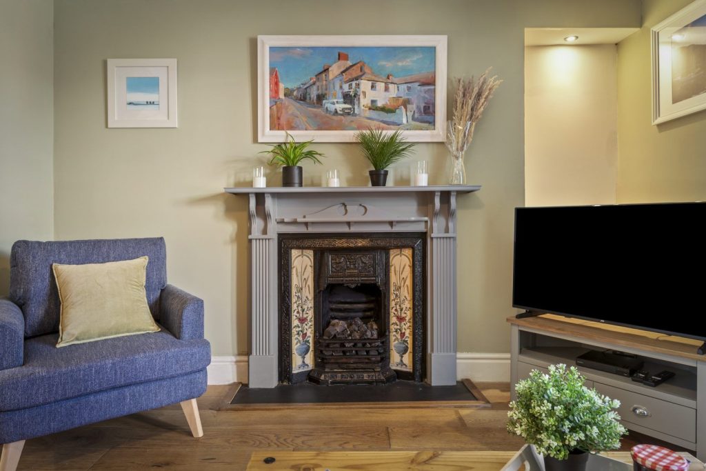 Ty Price St Davids Lounge 3