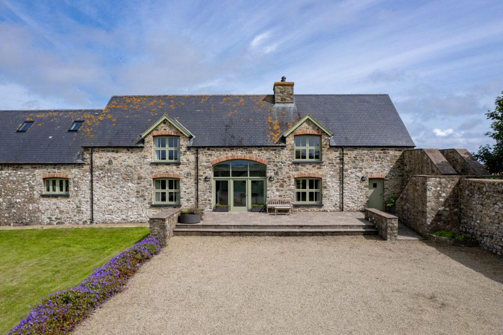 Tyr Tonnau Solva Exterior