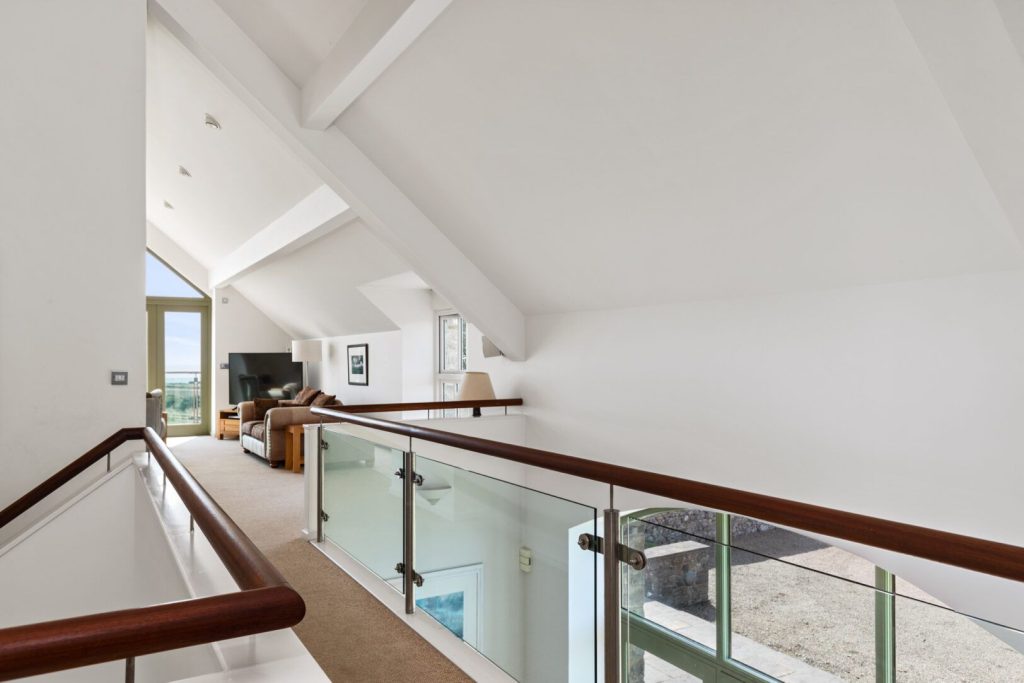 Tyr Tonnau Solva Landing