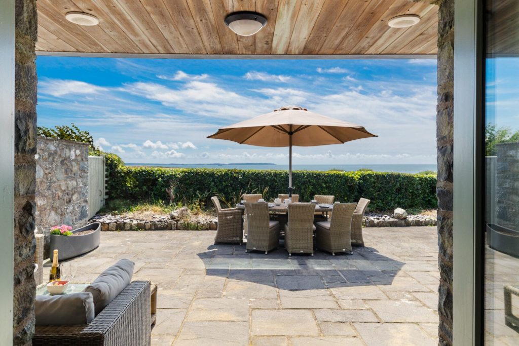 Tyr Tonnau Solva Patio