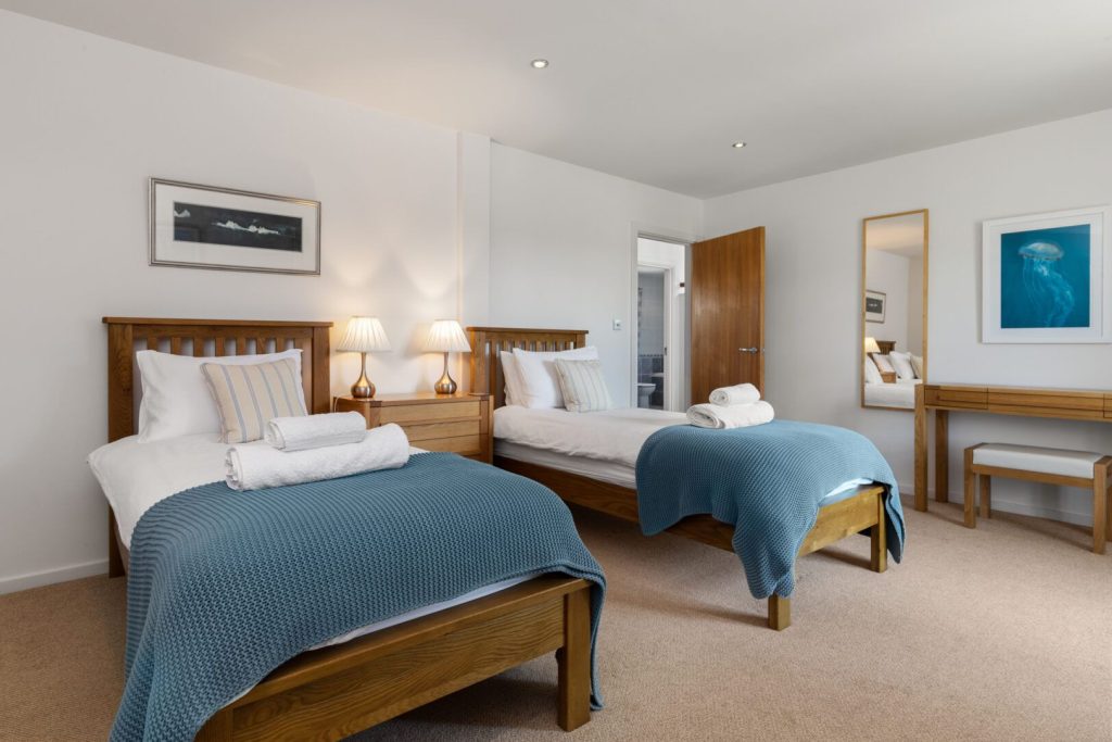 Tyr Tonnau Solva Twin Bedroom