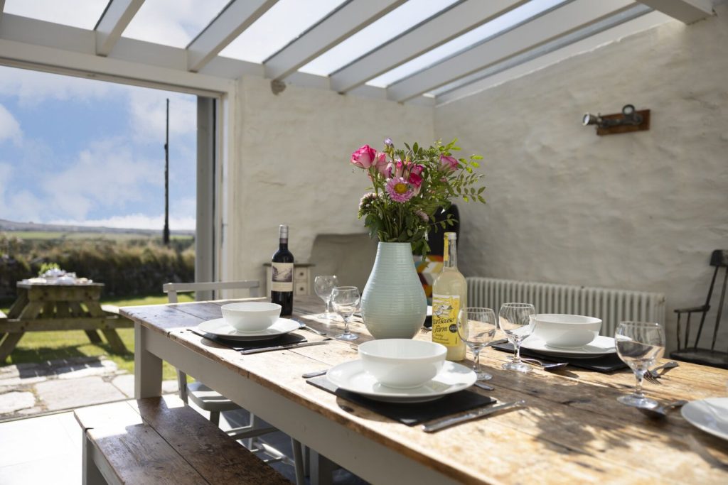 Wdig Farmhouse Near St Davids Garden Room Dining Area 