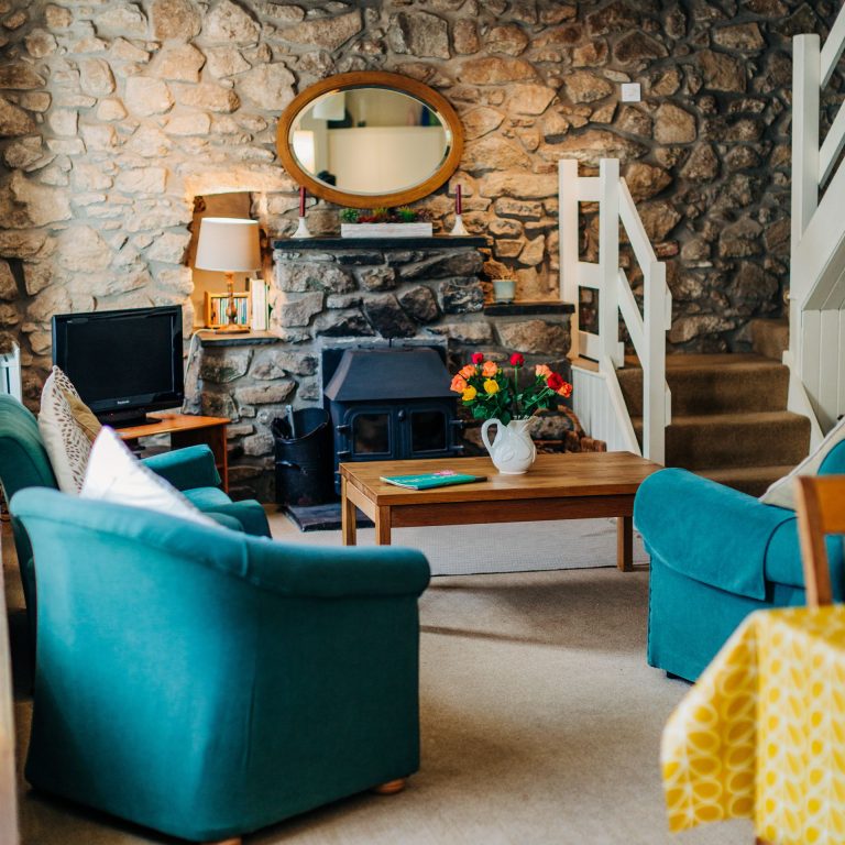 Brodawel Solva Lounge