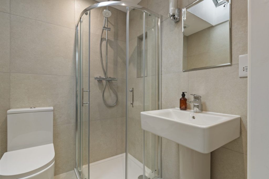 Mill Lodge Solva Bedroom En Suite 2