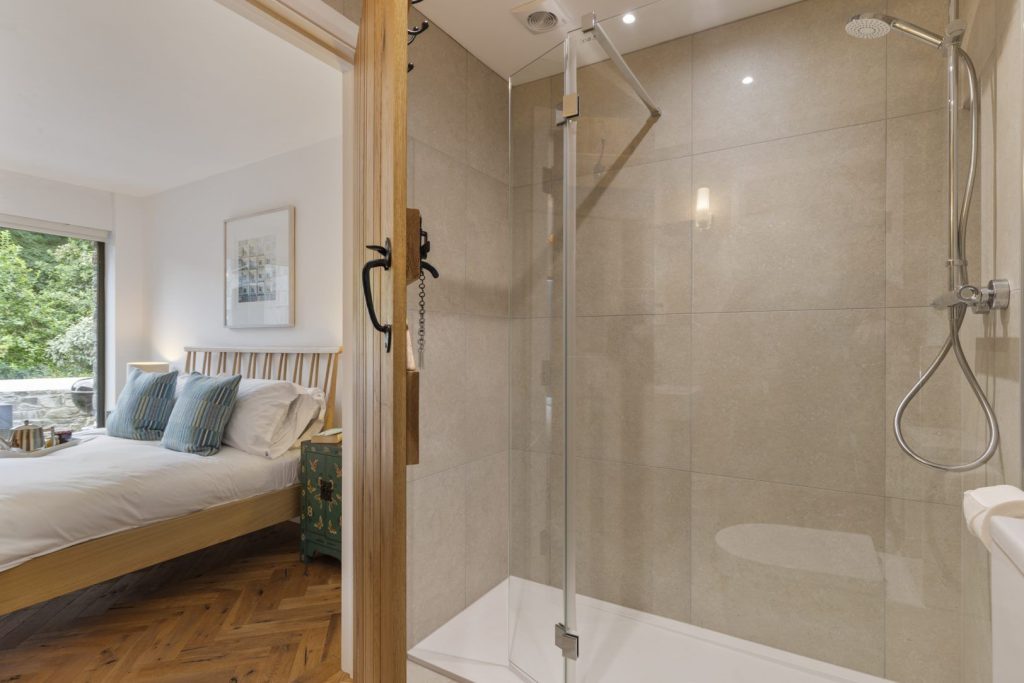 Mill Lodge Solva Bedroom En Suite