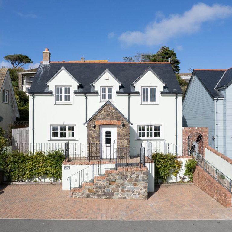 Y Bwlch Solva Exterior