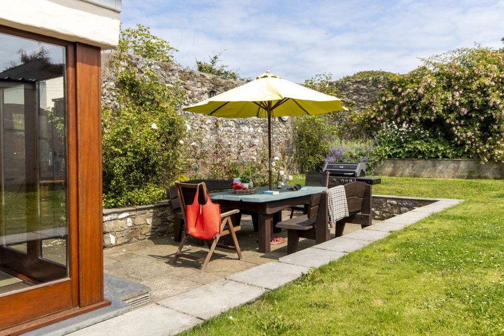 Laurel Cottage St Davids Patio 2