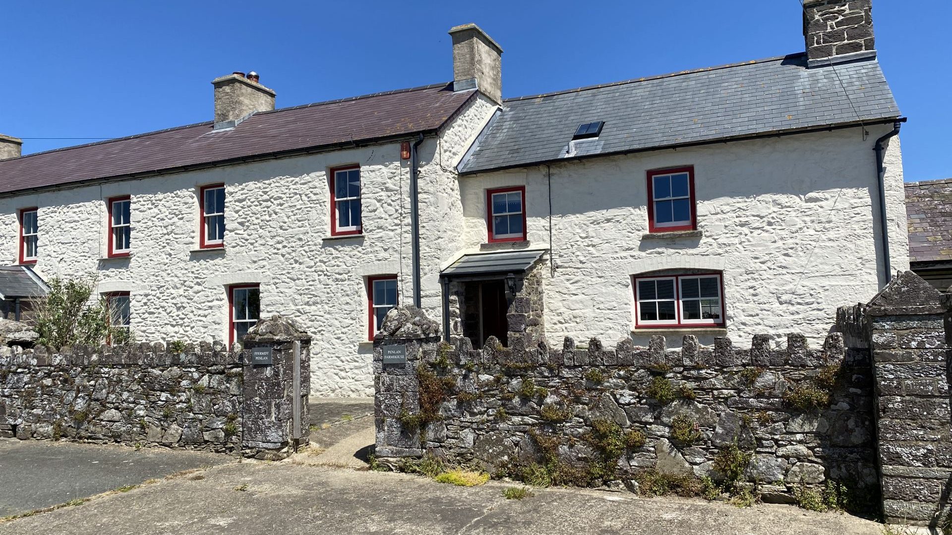 Penlan Farmhouse St Davids Exterior
