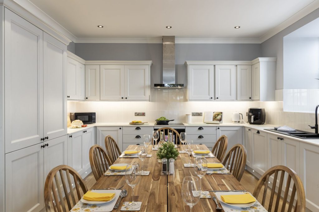 Cross Square View St Davids Dining Table 2