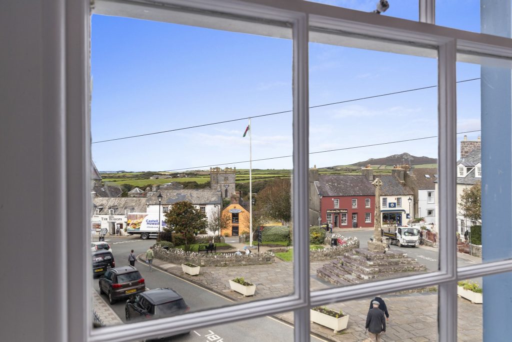 Cross Square View image