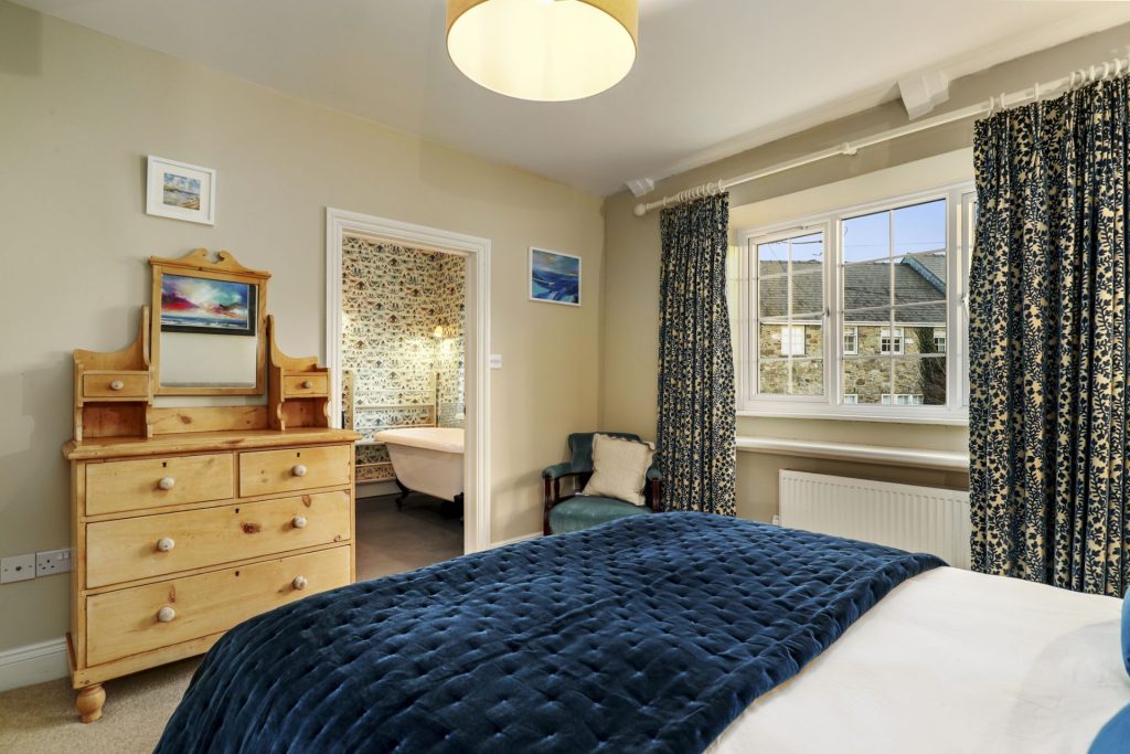Golden House St Davids Kingsize Bedroom 3