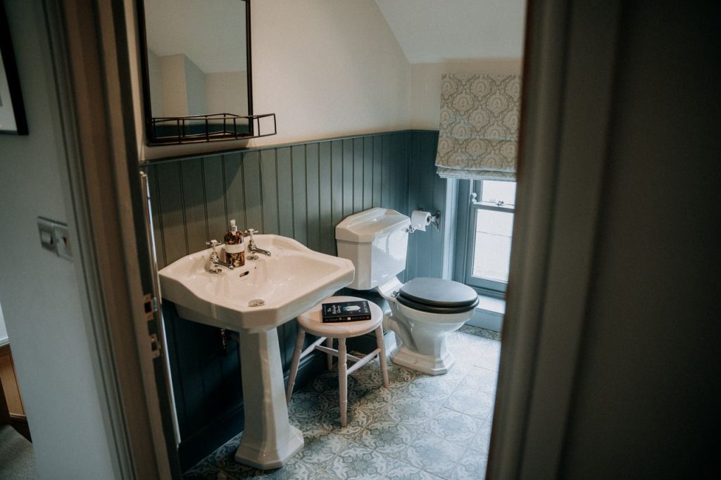 Bwthyn Olive St Davids Upstairs Bathroom