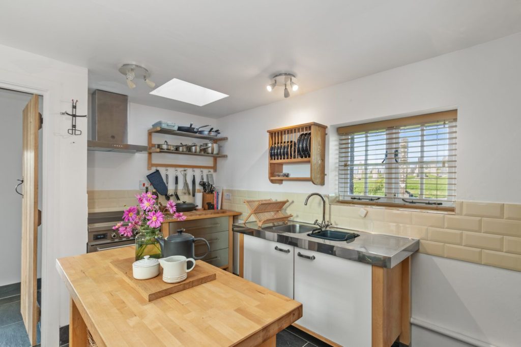 Tyr Wennol St Davids Kitchen 2