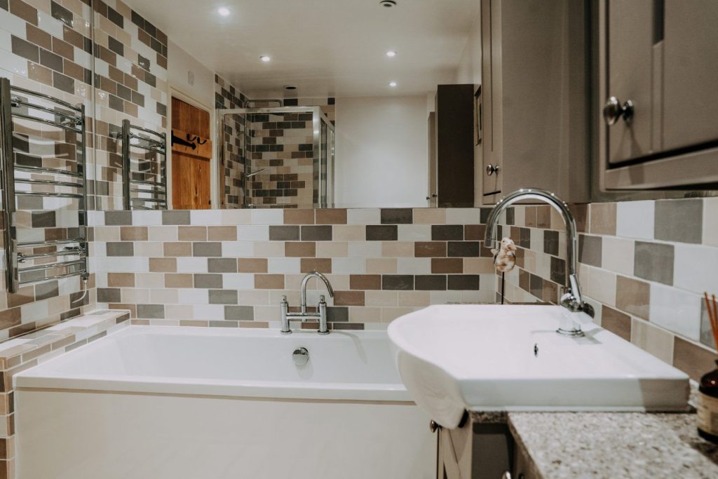 Secret Retreat St Davids Kingsize Bedroom En Suite 2