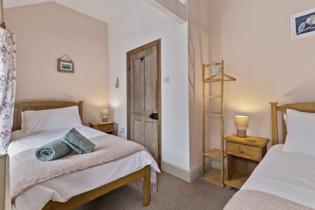 Haddocks Rest St Davids Twin Bedroom 2