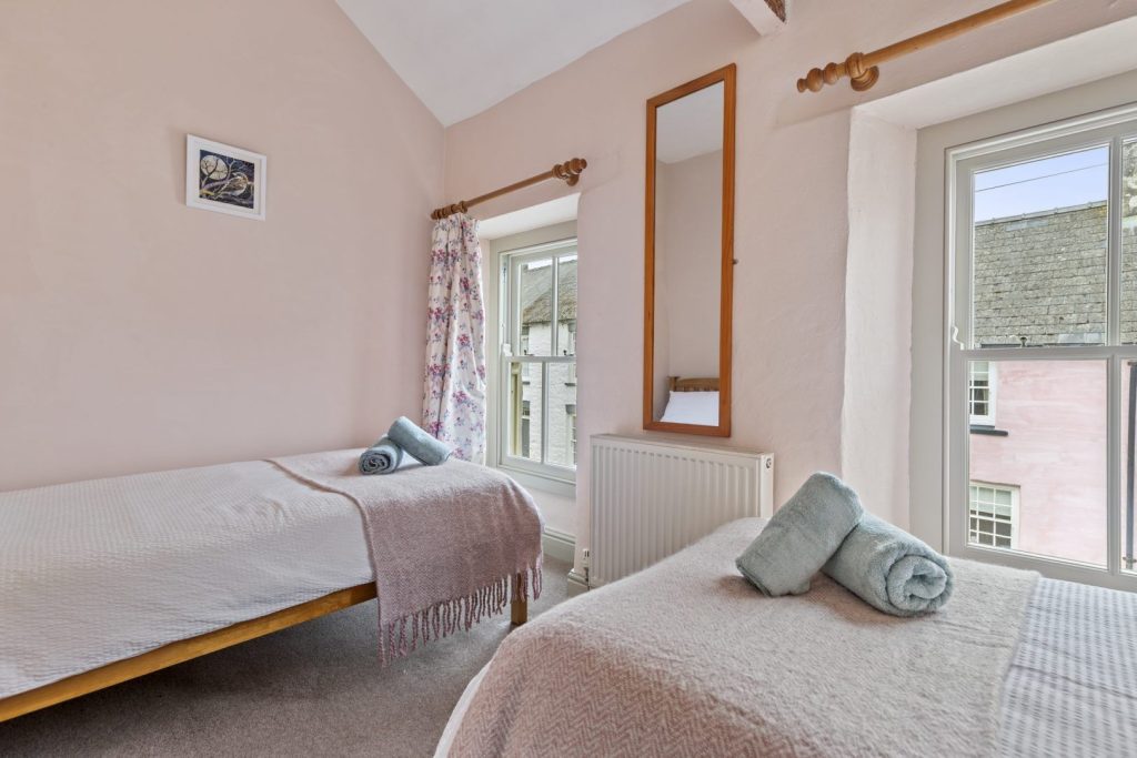 Haddocks Rest St Davids Twin Bedroom 3
