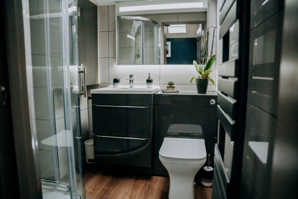 Ty Cosy St Davids Bathroom 2