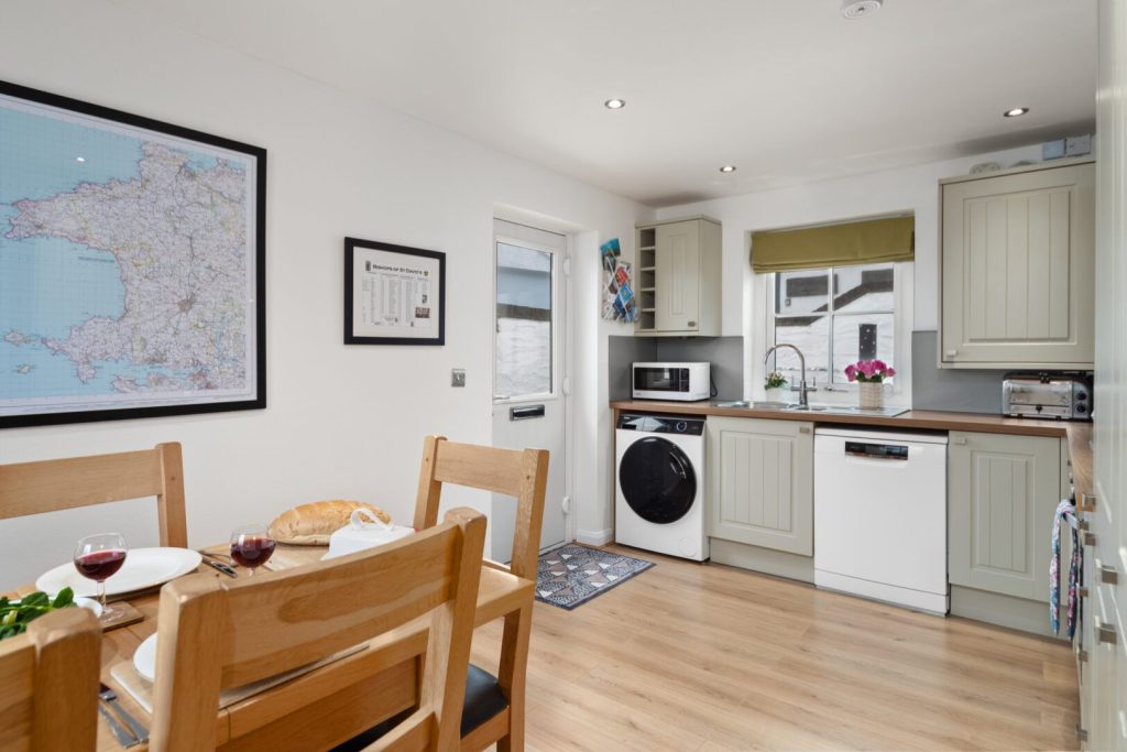 Bishops Cottage St Davids Kitchen 3