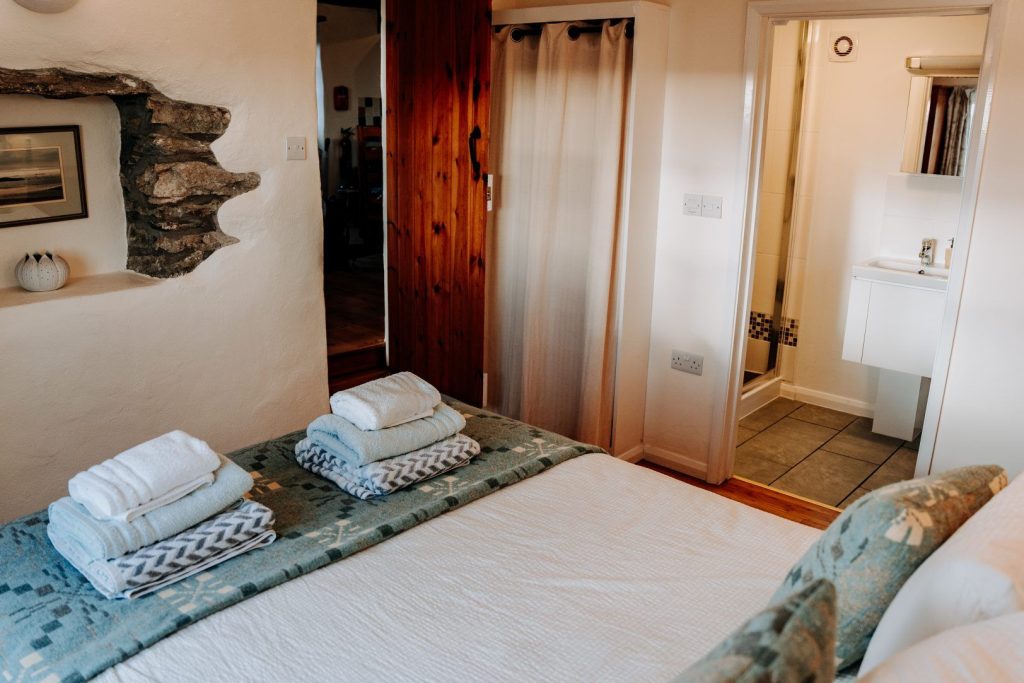  Bwthyn Dowrog St Davids Kingsize Bedroom 3