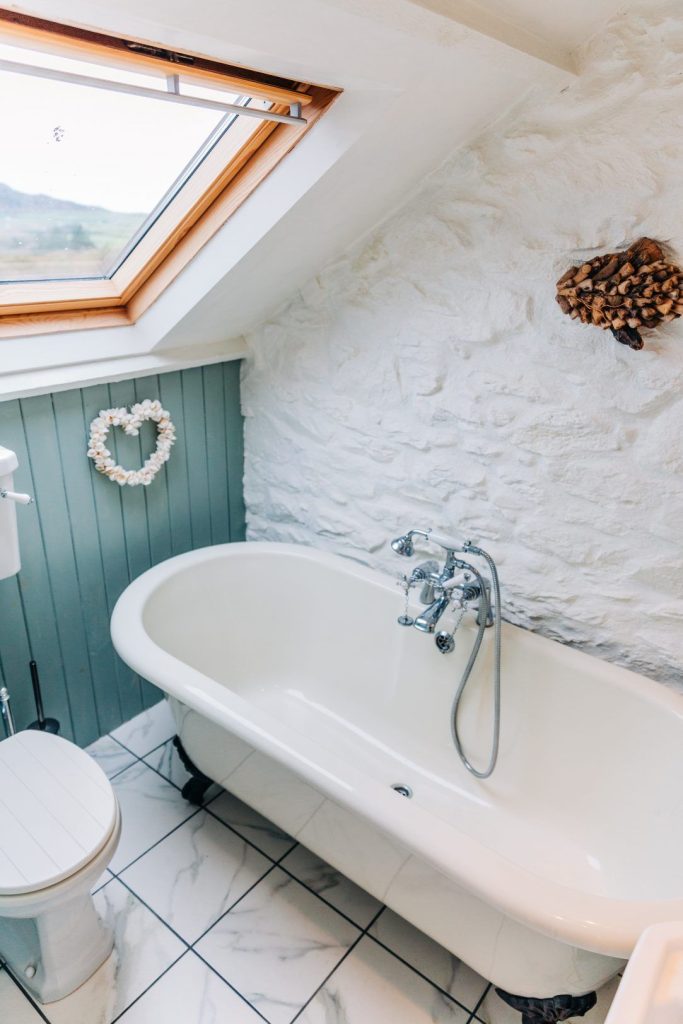Captains House St Davids Attic Bathroom