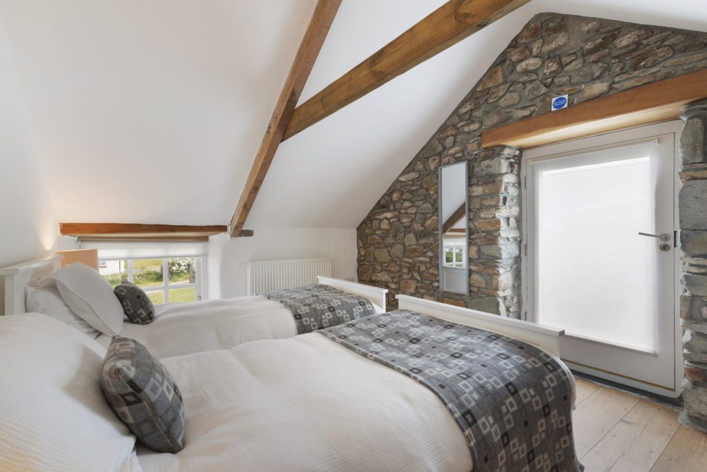 Ffynnon Wdig Abereiddy Twin Bedroom 2
