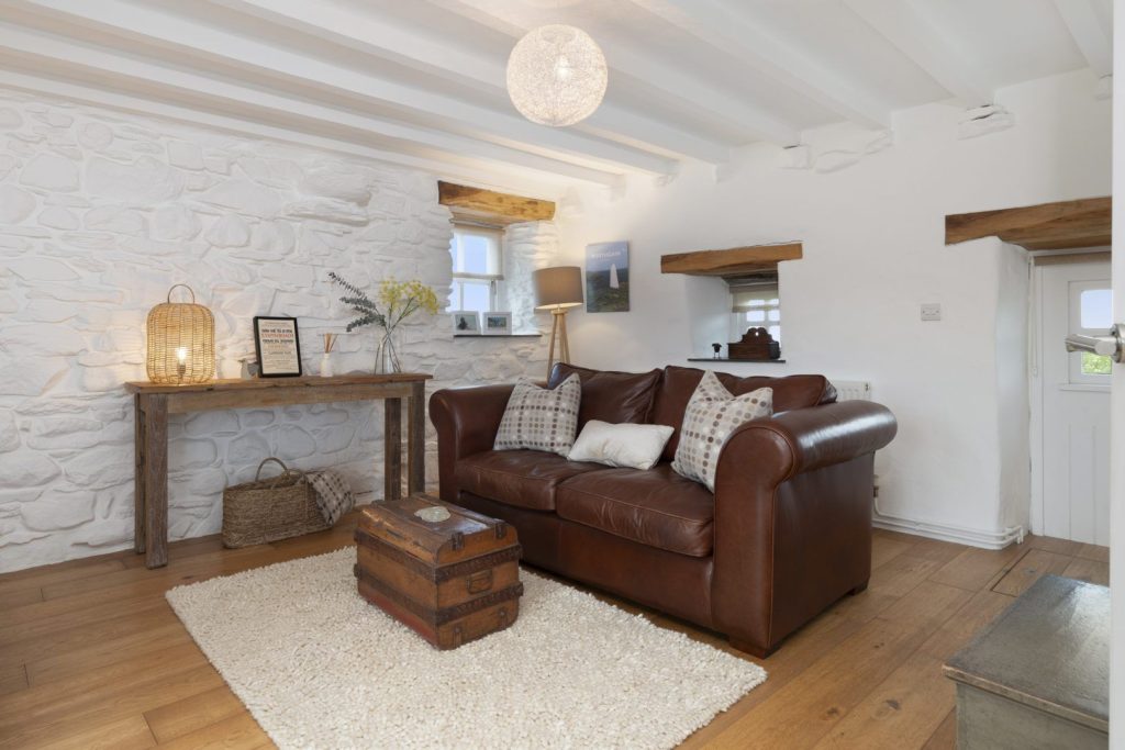 Ffynnon Wdig Abereiddy 2nd Lounge