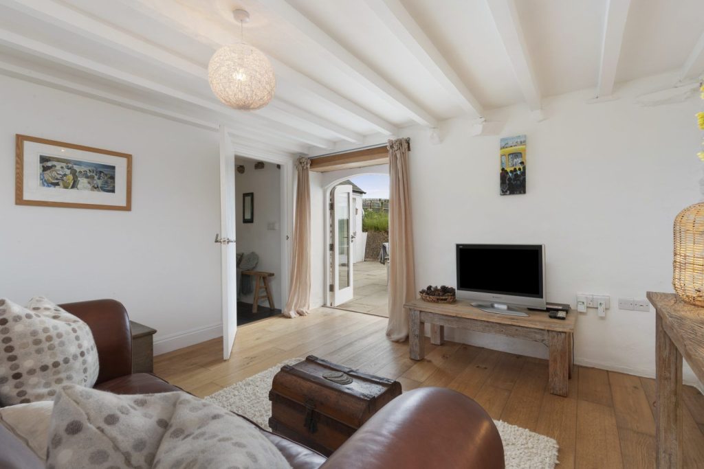 Ffynnon Wdig Abereiddy 2nd Lounge 3