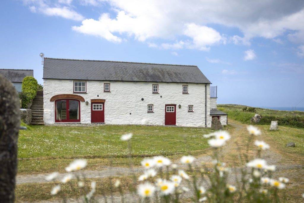 Ffynnon Wdig Abereiddy Exterior 2